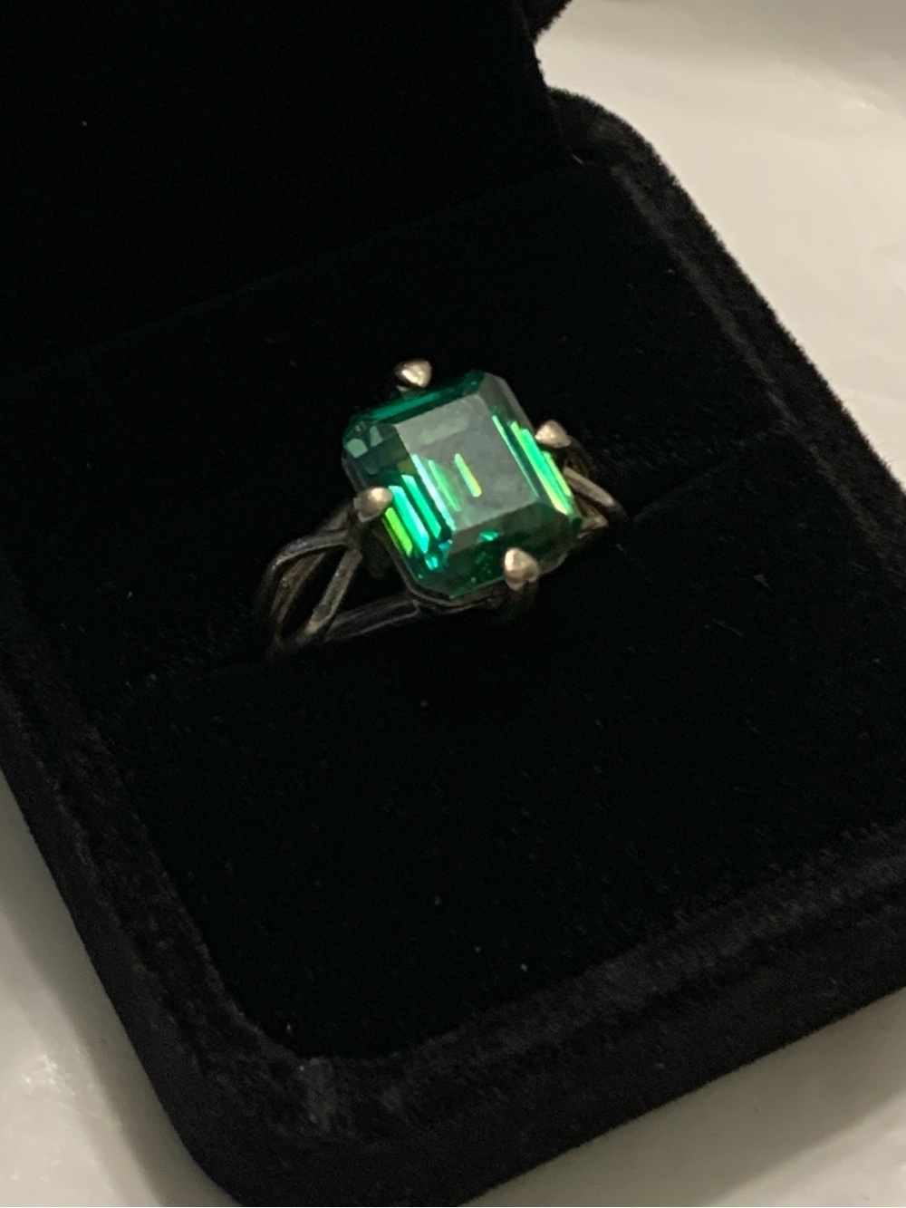 Vintage Style Emerald Cut Lab-Created Green Stone Ring | 925 Sterling Silver